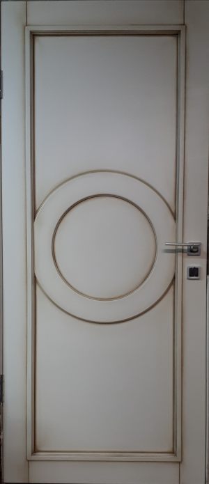 Межкомнатная дверь в профиле массив (эмаль с патиной) Гуково